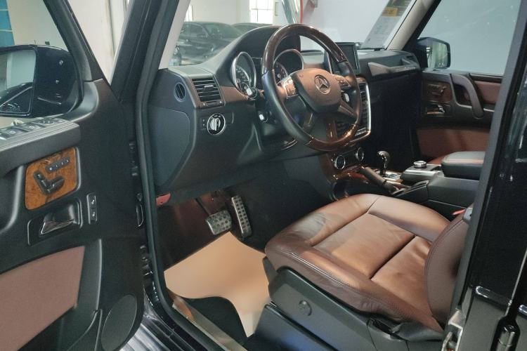 Used Mercedes-Benz G-Class 2013 G 500 Interior 2