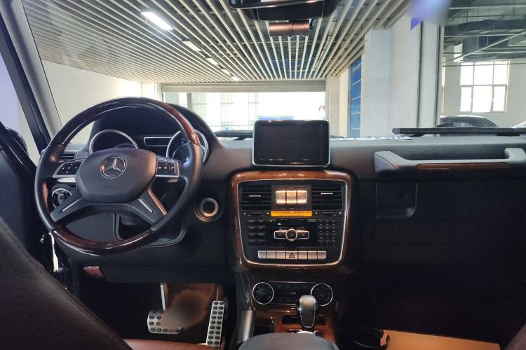 Used Mercedes-Benz G-Class 2013 G 500 Interior 3