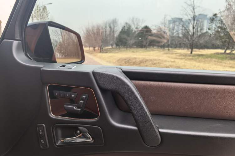 Used Mercedes-Benz G-Class 2013 G 500 Interior 8