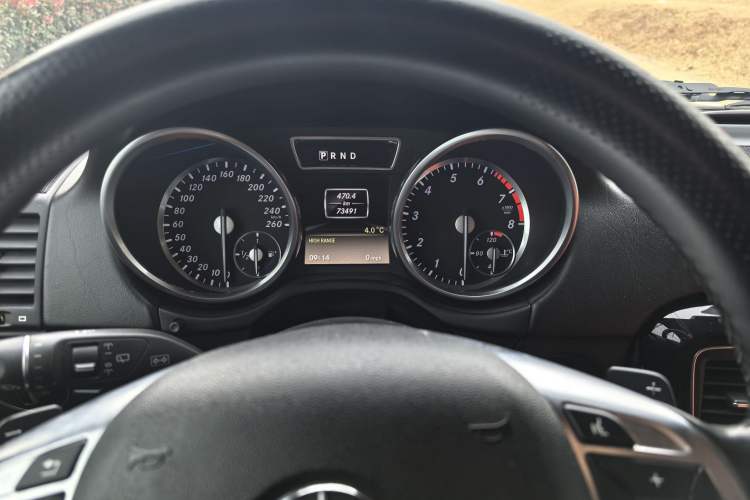 Used Mercedes-Benz G-Class 2013 G 500 Odometer Close Up