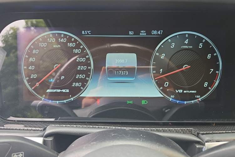Used Mercedes-Benz G-Class 2013 G 500 Odometer Close Up