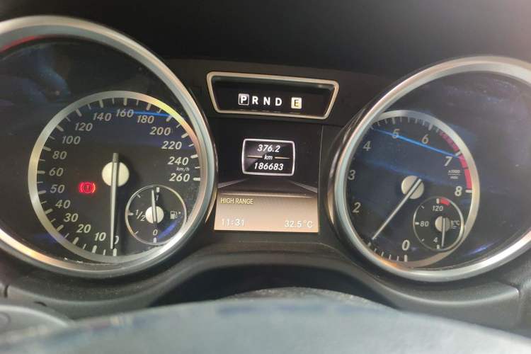 Used Mercedes-Benz G-Class 2013 G 500 Odometer Close Up