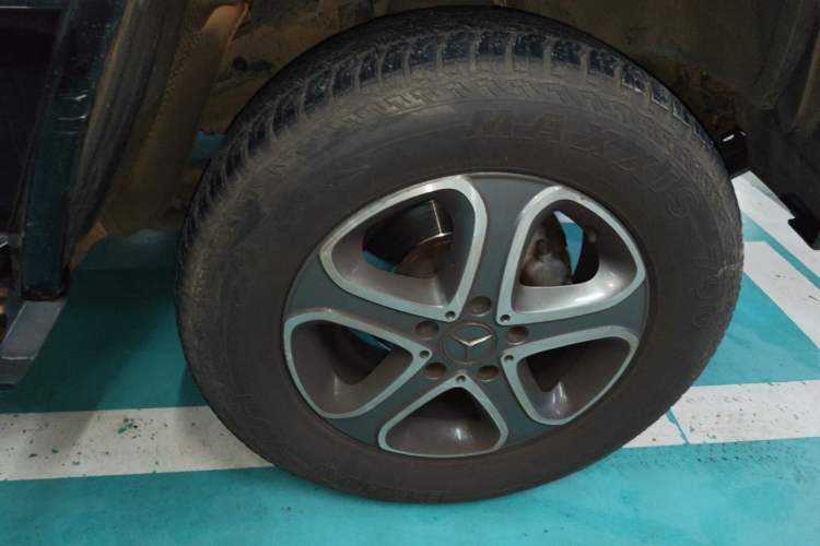 Used Mercedes-Benz G-Class 2013 G 500 Right Front Wheel Hub