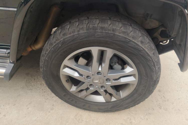 Used Mercedes-Benz G-Class 2013 G 500 Right Front Wheel Hub