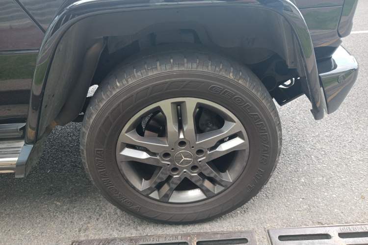 Used Mercedes-Benz G-Class 2013 G 500 Right Front Wheel Hub