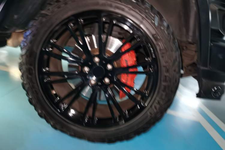 Used Mercedes-Benz G-Class 2013 G 500 Right Front Wheel Hub
