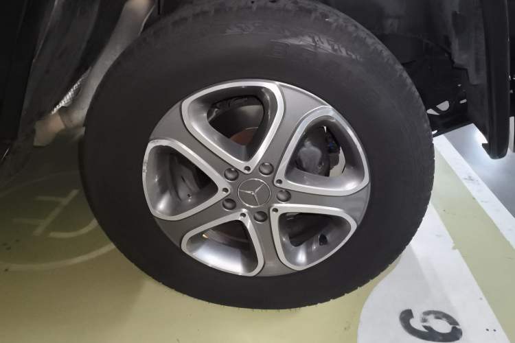 Used Mercedes-Benz G-Class 2013 G 500 Right Front Wheel Hub