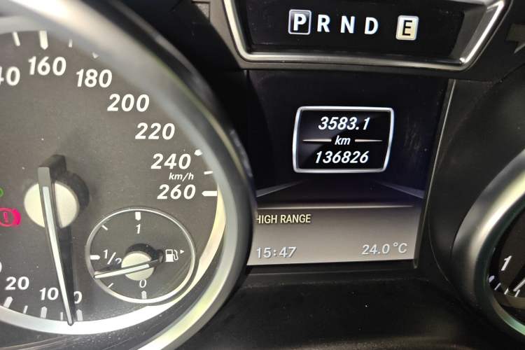 Used Mercedes-Benz G-Class 2013 G 500 Odometer Close Up