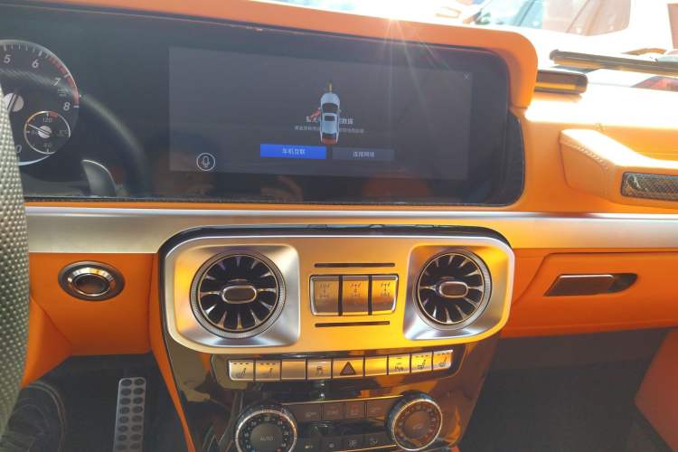 Used Mercedes-Benz G-Class 2013 G 500 Audio And AC Panel