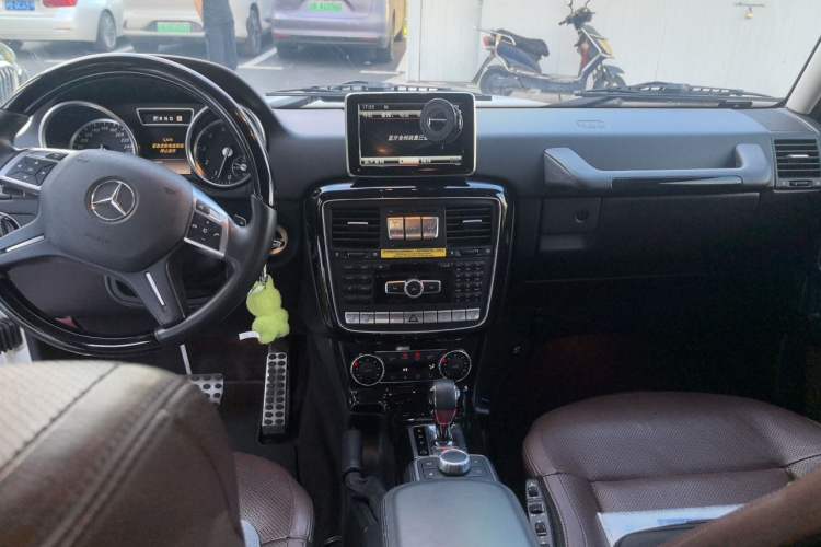 Used Mercedes-Benz G-Class 2013 G 500 Center Console