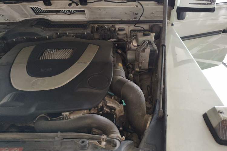 Used Mercedes-Benz G-Class 2013 G 500 Engine Bay Left