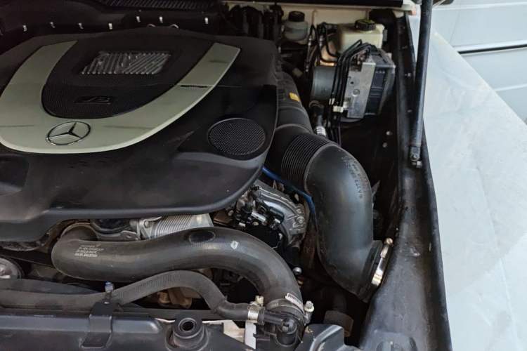 Used Mercedes-Benz G-Class 2013 G 500 Engine Bay Left