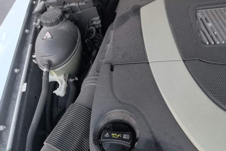 Used Mercedes-Benz G-Class 2013 G 500 Engine Bay Right