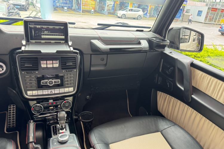 Used Mercedes-Benz G-Class 2013 G 500 Interior 1