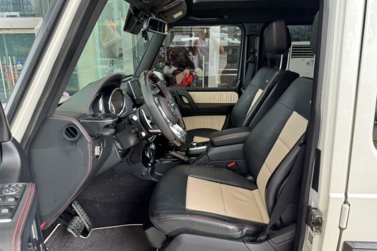 Used Mercedes-Benz G-Class 2013 G 500 Interior 10