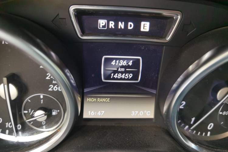 Used Mercedes-Benz G-Class 2013 G 500 Odometer Close Up