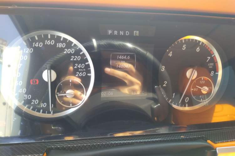 Used Mercedes-Benz G-Class 2013 G 500 Odometer Close Up