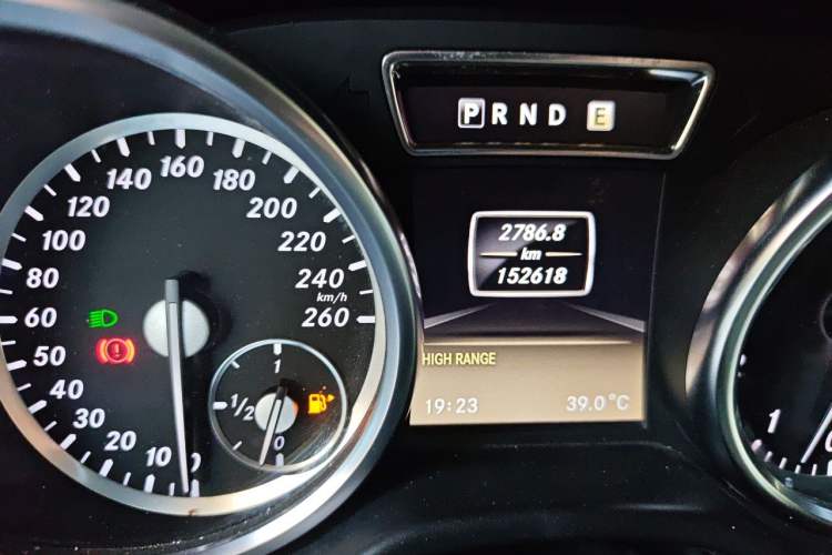 Used Mercedes-Benz G-Class 2013 G 500 Odometer Close Up