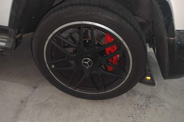 Used Mercedes-Benz G-Class 2013 G 500 Right Front Wheel Hub