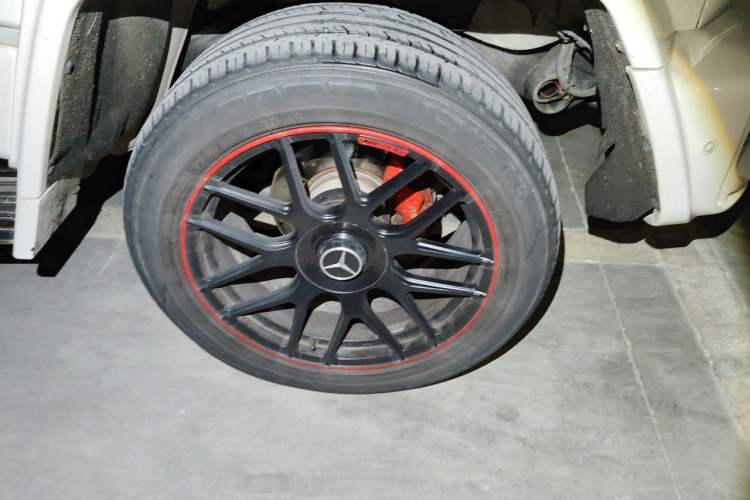 Used Mercedes-Benz G-Class 2013 G 500 Right Front Wheel Hub