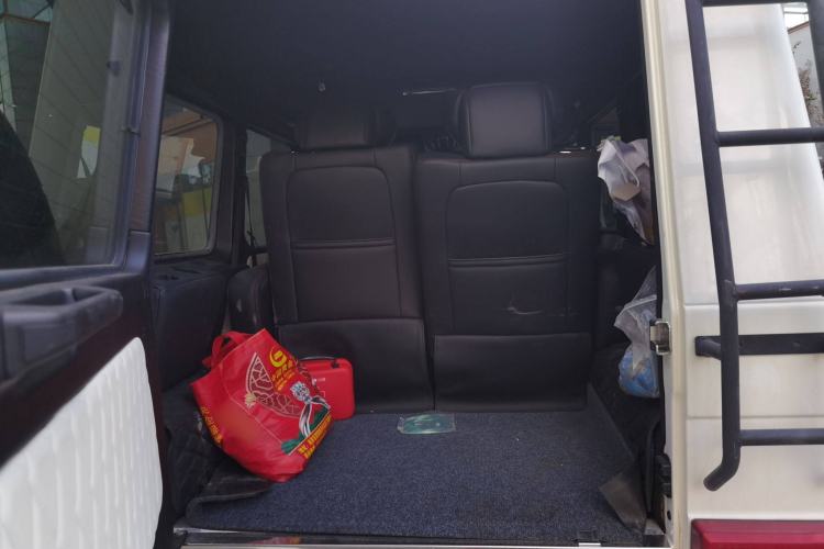 Used Mercedes-Benz G-Class 2013 G 500 Trunk