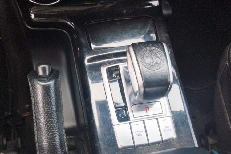 Used Mercedes-Benz G-Class  Gear Lever