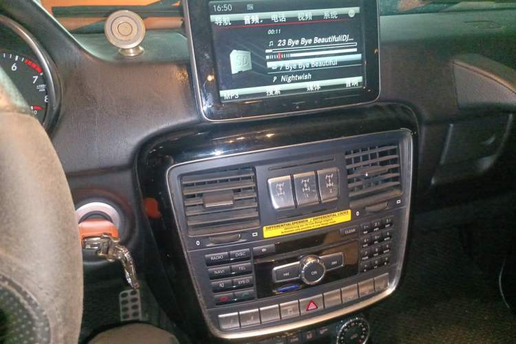 Used Mercedes-Benz G-Class  Audio And AC Panel