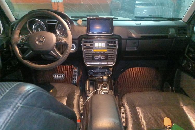 Used Mercedes-Benz G-Class  Center Console