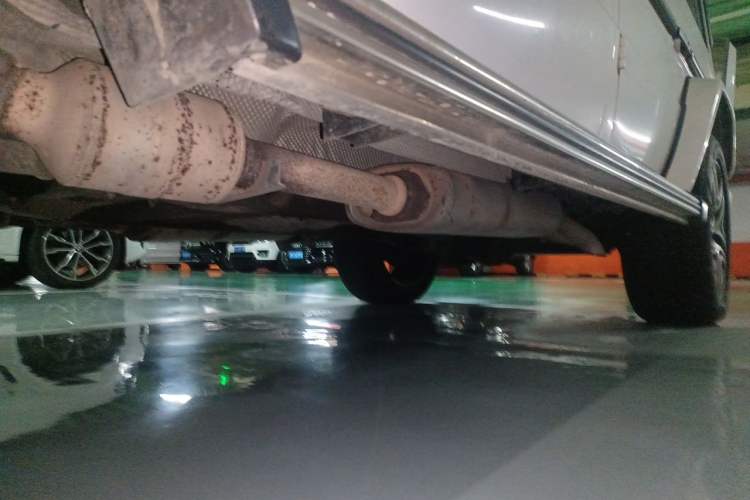 Used Mercedes-Benz G-Class  Chassis Front Left