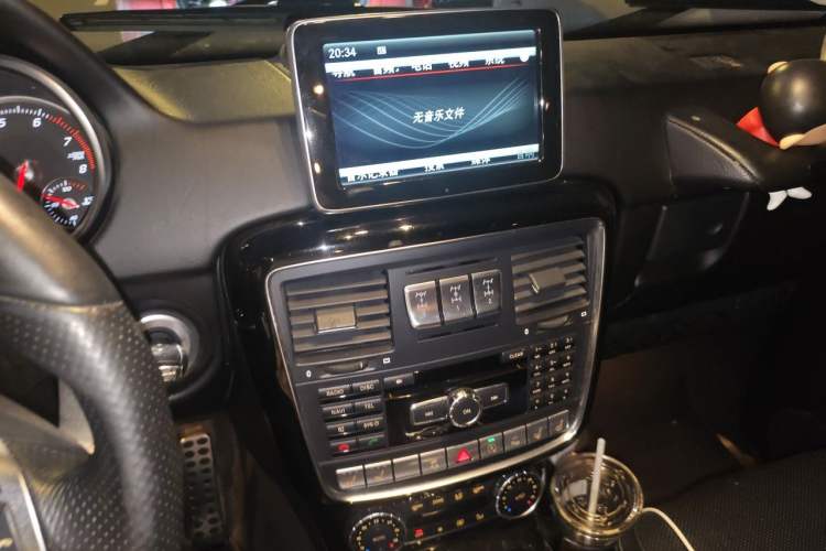 Used Mercedes-Benz G-Class 2016 G 500 Audio And AC Panel