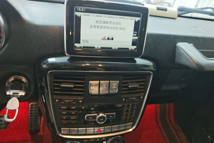 Used Mercedes-Benz G-Class 2016 G 500 Audio And AC Panel