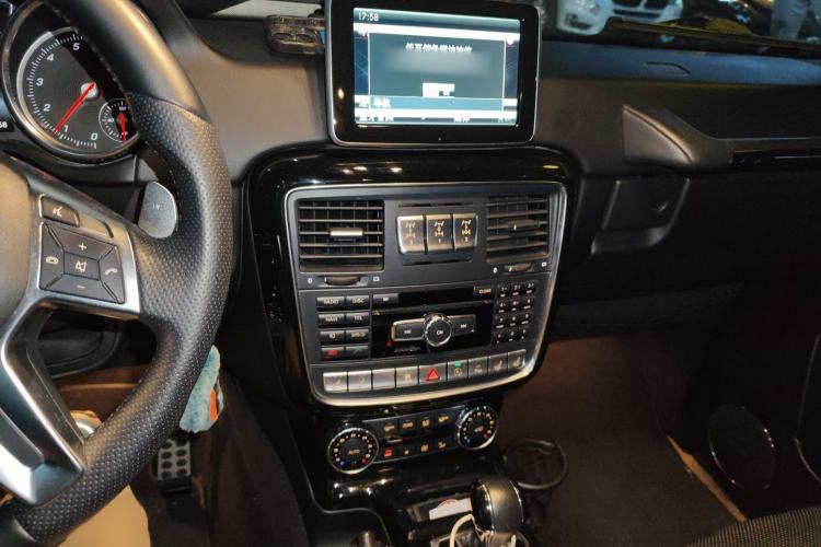 Used Mercedes-Benz G-Class 2016 G 500 Audio And AC Panel