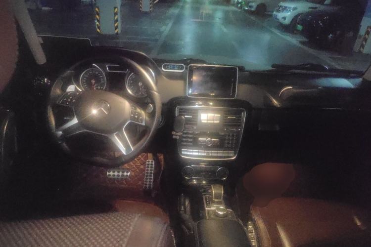 Used Mercedes-Benz G-Class  Center Console