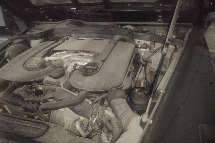 Used Mercedes-Benz G-Class  Engine Bay
