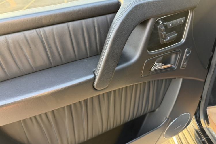 Used Mercedes-Benz G-Class 2016 G 500 Interior 12