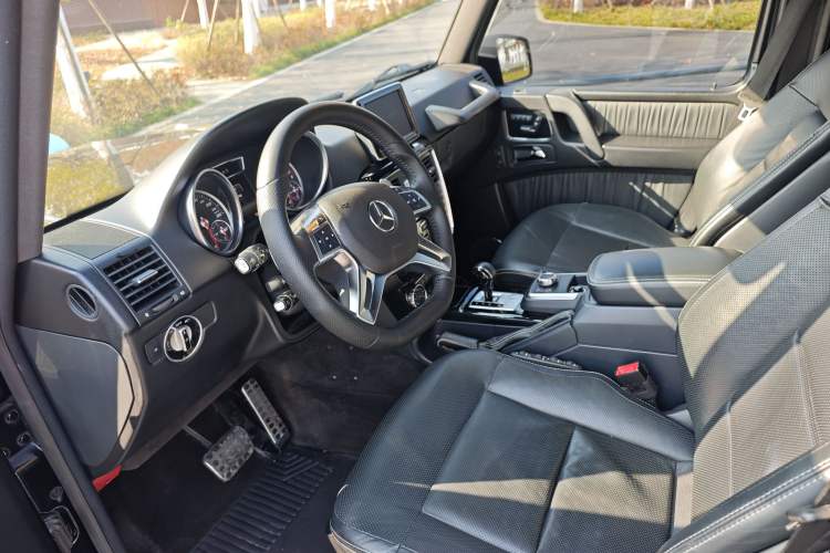 Used Mercedes-Benz G-Class 2016 G 500 Interior 6