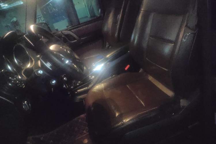 Used Mercedes-Benz G-Class  Left Front Seat