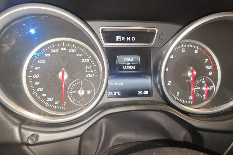 Used Mercedes-Benz G-Class 2016 G 500 Odometer Close Up