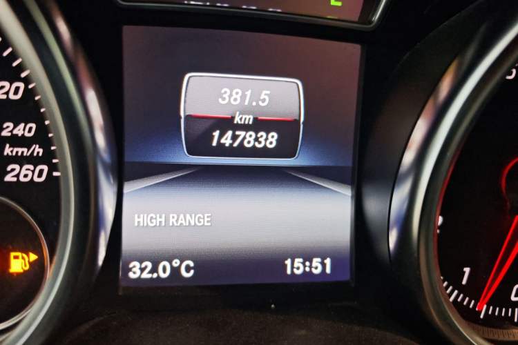 Used Mercedes-Benz G-Class 2016 G 500 Odometer Close Up