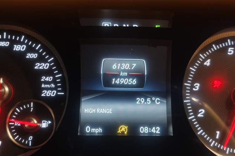 Used Mercedes-Benz G-Class 2016 G 500 Odometer Close Up