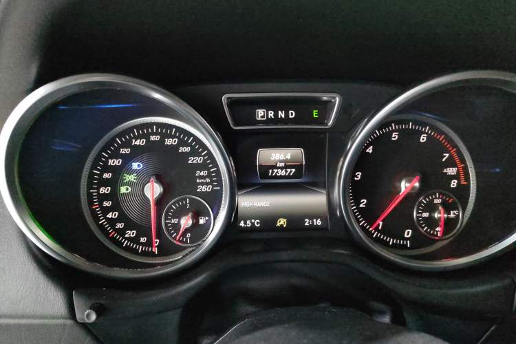 Used Mercedes-Benz G-Class 2016 G 500 Odometer Close Up