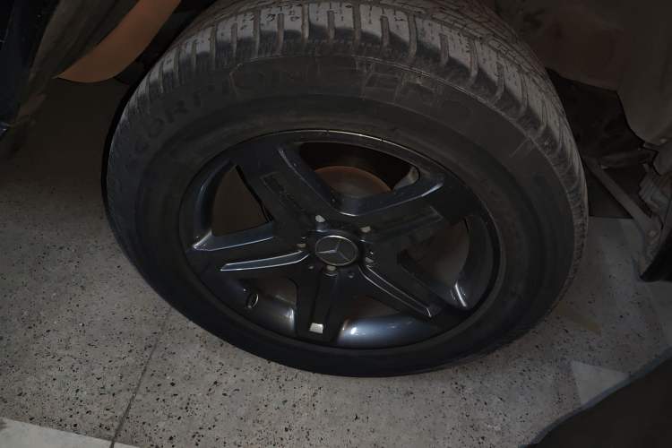 Used Mercedes-Benz G-Class 2016 G 500 Right Front Wheel Hub