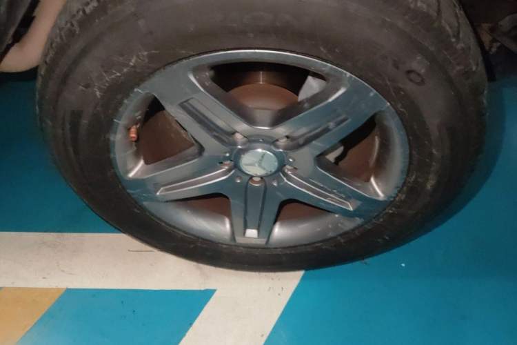 Used Mercedes-Benz G-Class 2016 G 500 Right Front Wheel Hub