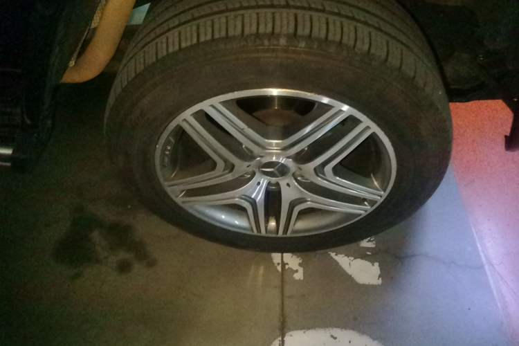 Used Mercedes-Benz G-Class 2016 G 500 Right Front Wheel Hub