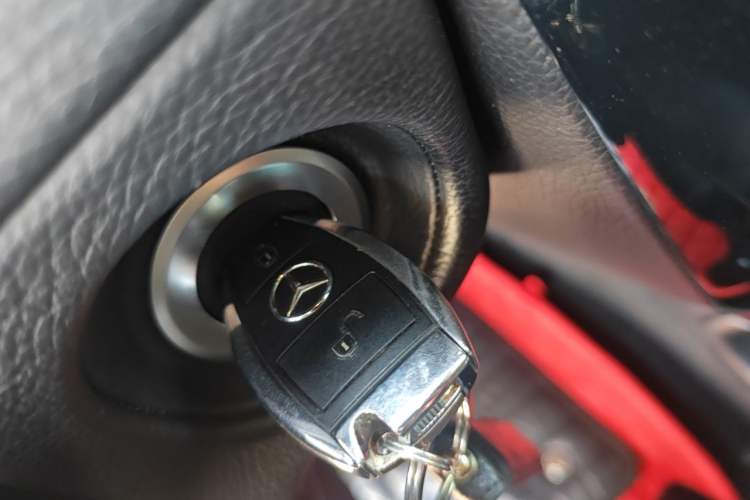 Used Mercedes-Benz G-Class  Vehicle Key
