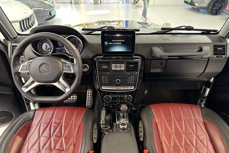 Used Mercedes-Benz G-Class 2016 G 500 Interior 4