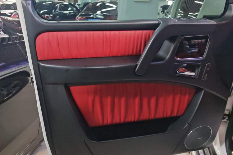 Used Mercedes-Benz G-Class 2016 G 500 Interior 2