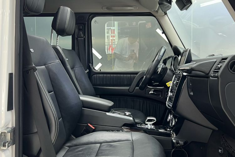 Used Mercedes-Benz G-Class 2016 G 500 Interior 5