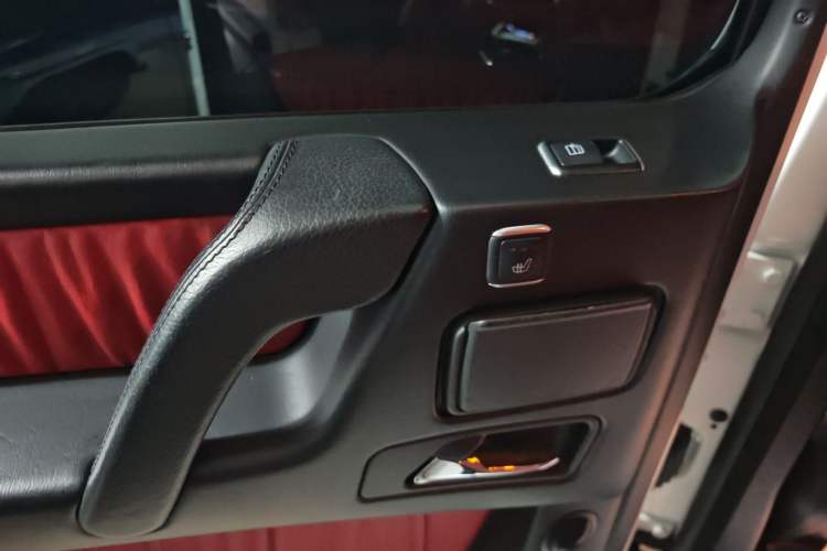 Used Mercedes-Benz G-Class 2016 G 500 Interior 7
