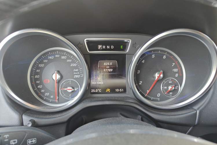 Used Mercedes-Benz G-Class 2016 G 500 Odometer Close Up